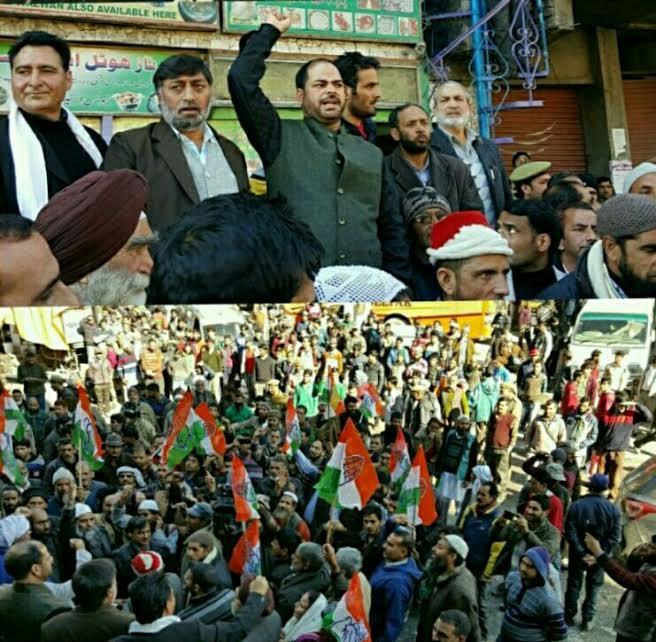 Congress protest rocks highway at Ramban